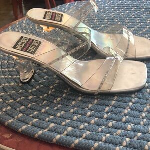 Mootsies Tootsies size 7.5 sandals. Clear straps with ribbon beaded rhinestone.